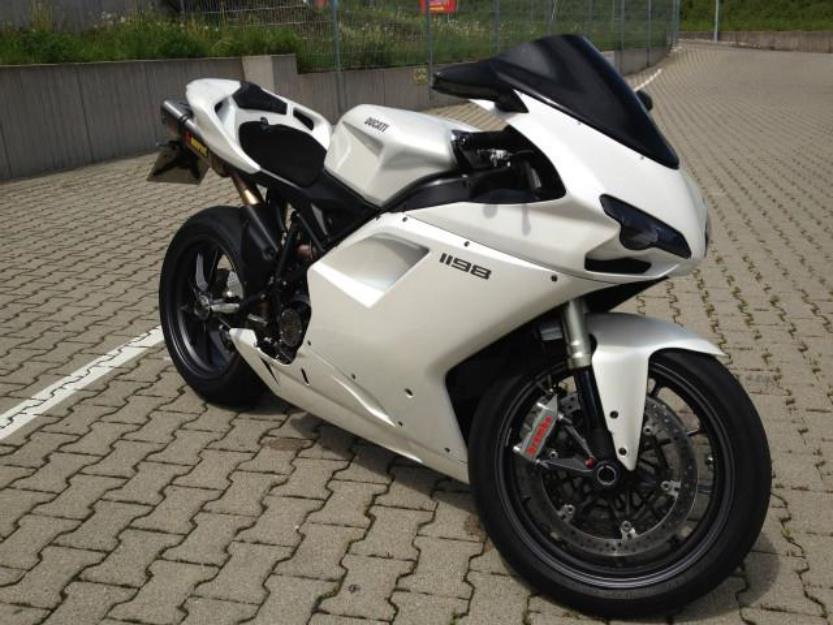 2010 2010 Ducati 1198 blanco