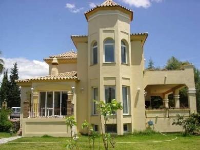 Chalet con 5 dormitorios se vende en Estepona, Costa del Sol