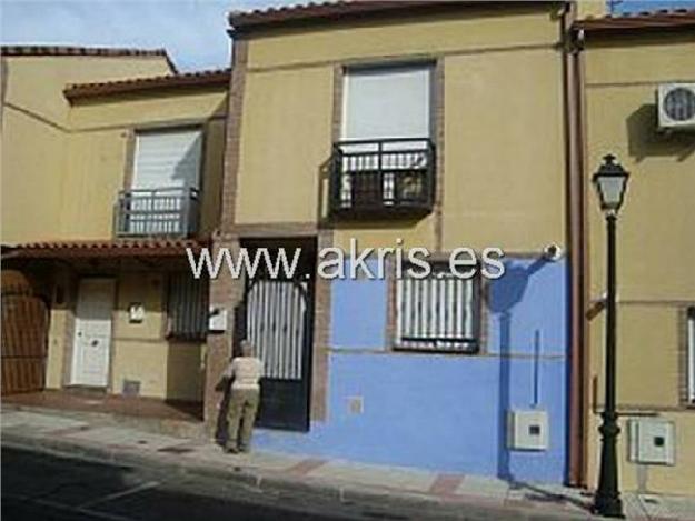 Casa adosada en Villaluenga de la Sagra