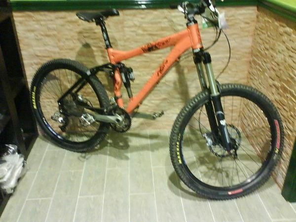 vendo felt redemtion 2 de dh nueva!!