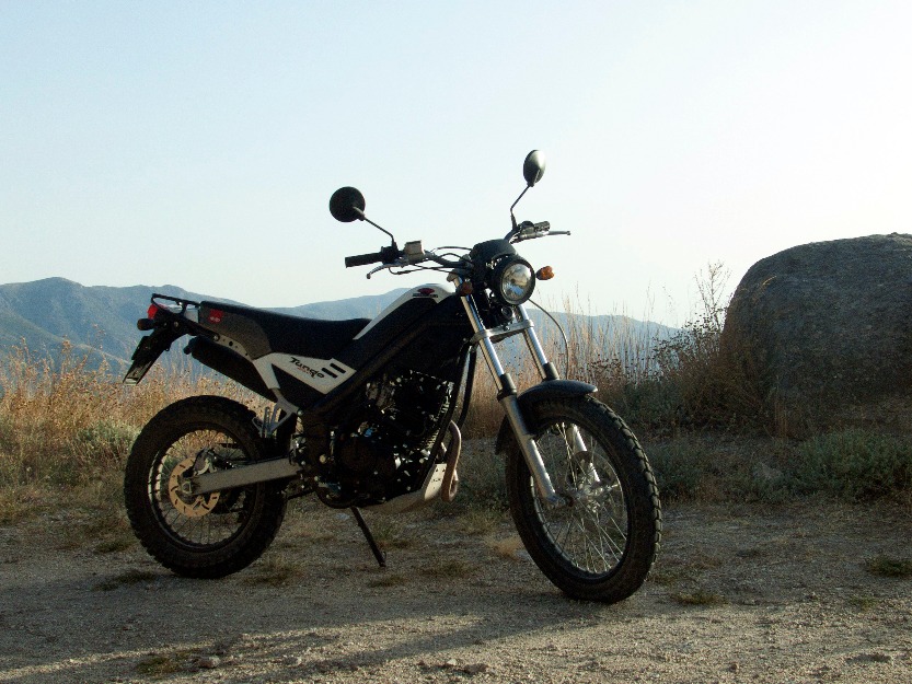 Moto Rieju Tango 250