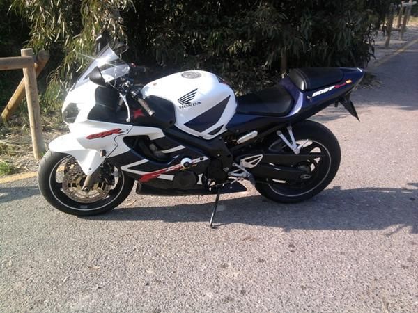 HONDA CBR600F SPORT 2002 IMPECABLE