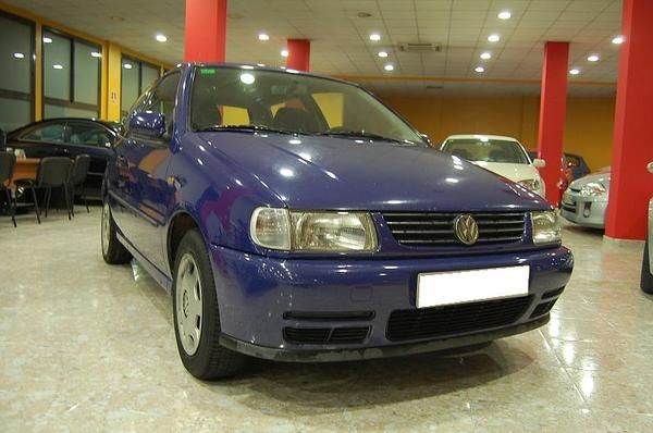 VOLKS. POLO 1.0i 50CV. 2P. AÑO/99.