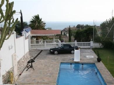 Chalet con 4 dormitorios se vende en Benalmadena Costa, Costa del Sol