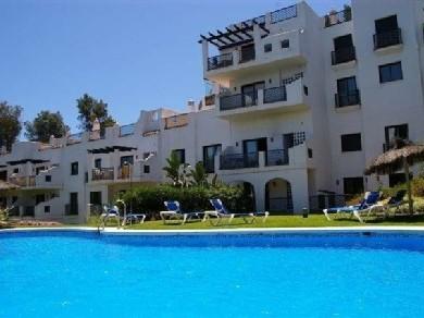 Apartamento con 2 dormitorios se vende en Marbella, Costa del Sol