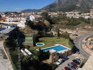 Apartamento con 3 dormitorios se vende en Marbella, Costa del Sol