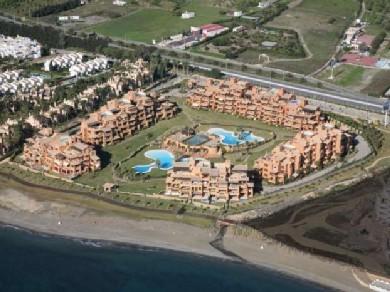 Apartamento con 4 dormitorios se vende en Estepona, Costa del Sol