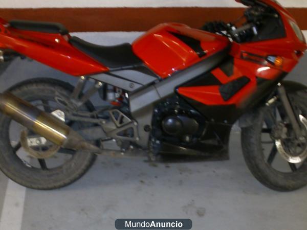 Moto KYMCO, modelo QUANNON 125 (Guipúzcoa)