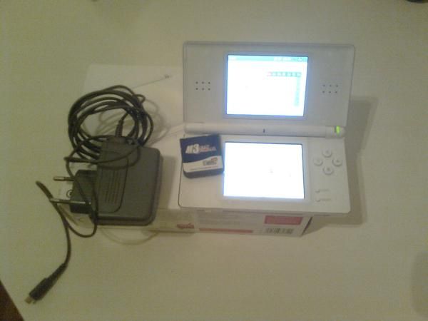 Nintendo DS Lite + cartucho m3