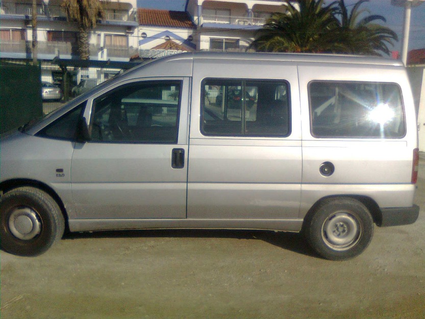 vendo fiat scudo linda buena de chapa muy buena de motor,6 plazas a diesel