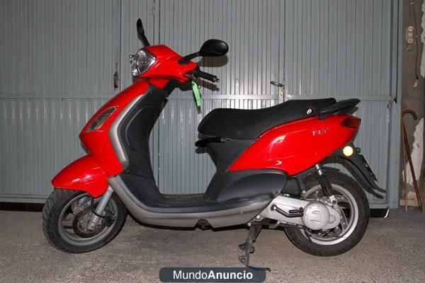 Vendo Piaggio Fly 50 2T por 1000 euros como nueva