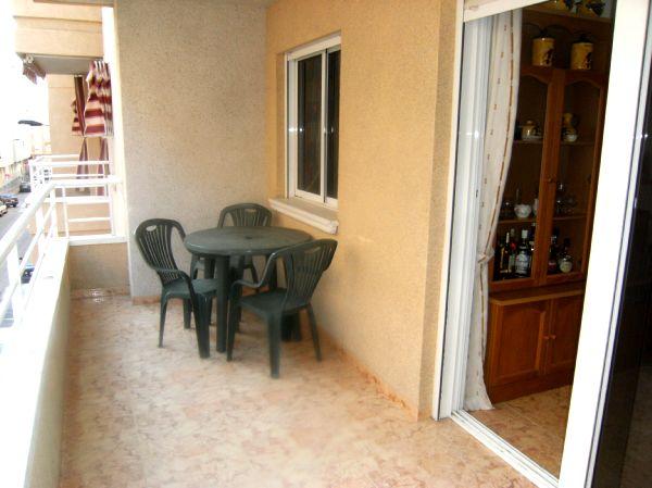 TORREVIEJA 2 DORM +PISCINA+ 8M TERRAZA IMPECABLE 72.200€