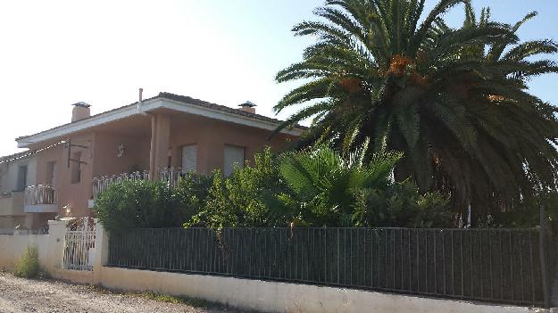 Chalet en Venta. 4 Dormitorios. 500 m2. 200 m2c. Carretera Tortosa-L'Aldea. Tortosa.