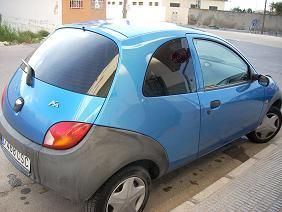 Se vende Ford Ka azul metalizado