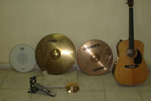 vendo platos y guitarras lote