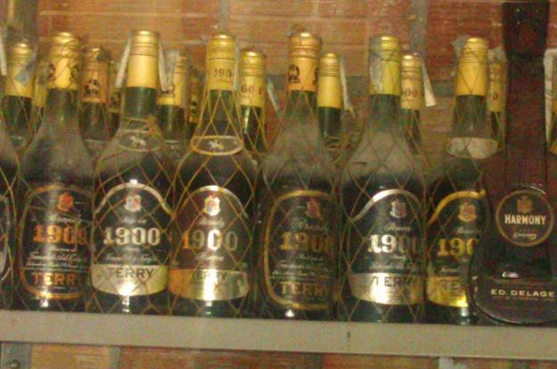 Coleccion de coñac 1900. con más de 40 años de antiguedad