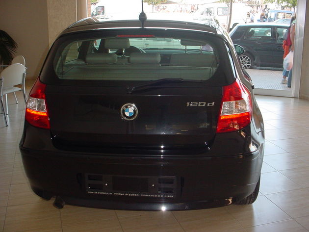 BMW 120d -METALLIC SCHWARZ(NEGRO),PIEL GRIS-