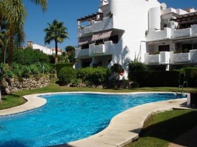 Apartamento con 3 dormitorios se vende en Estepona, Costa del Sol