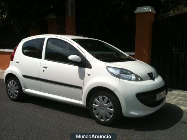 Peugeot 107 1.0 I urban 68 CV 5 puertas.