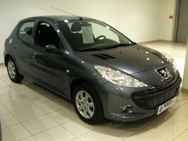 PEUGEOT 206  1.1i