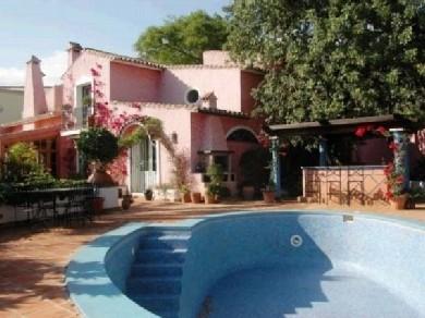 Chalet con 6 dormitorios se vende en Marbella, Costa del Sol