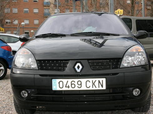 Renault Clio 1.2 16V BILLABONG-FLIPER- EN SABADELL ABIERTO MEDIODIA-