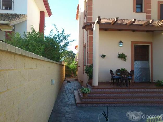 se vende chalet independiente