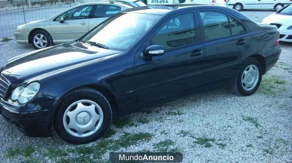 Mercedes Benz C del año 2001 - Villena