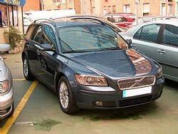 Venta de coche Volvo V50 2.0 D Momentum 136 CV '05 en Madrid