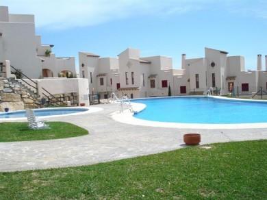 Apartamento con 2 dormitorios se vende en Casares Costa, Costa del Sol