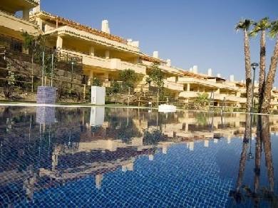 Apartamento con 3 dormitorios se vende en Marbella, Costa del Sol