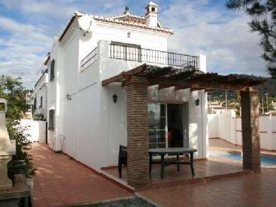 Chalet con 3 dormitorios se vende en Nerja, Costa del Sol, Axarquia