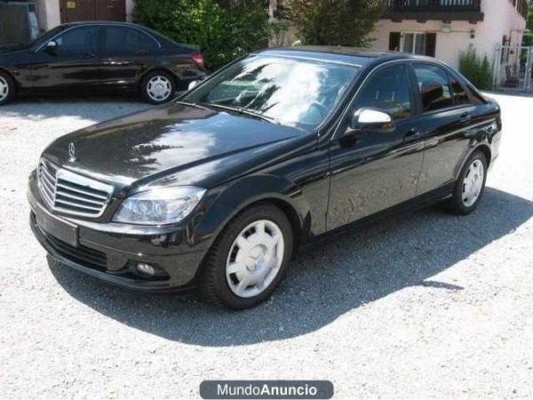 Mercedes-Benz C 200 Bi-xenon, Comand, Parktro