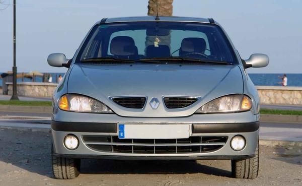 Vendo Megane Classic diesel año 99 en buen estado por 1.950 euros