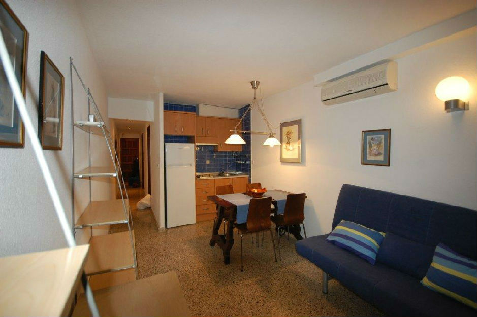 bonito apartamento amueblado y reformado al lado del mar