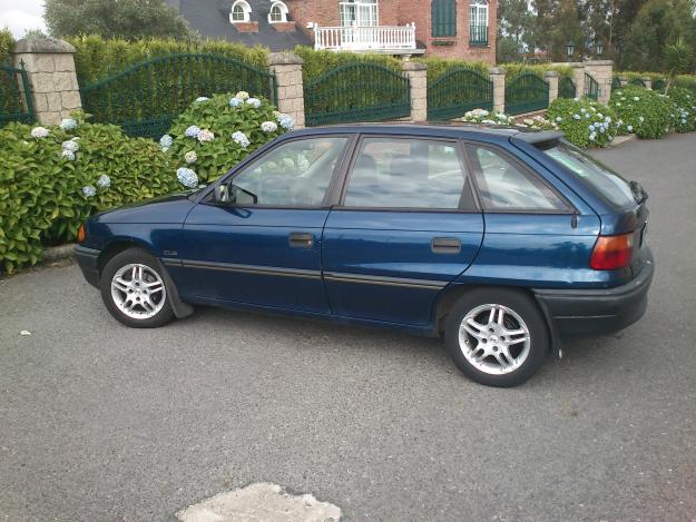 se vende opel astra 850e+transferencia