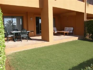 Apartamento con 2 dormitorios se vende en Benahavis, Costa del Sol