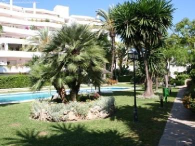 Apartamento con 4 dormitorios se vende en Marbella, Costa del Sol