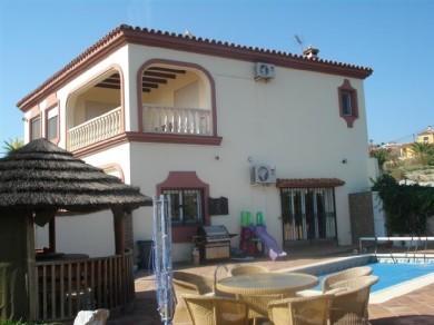 Chalet con 4 dormitorios se vende en Manilva, Costa del Sol