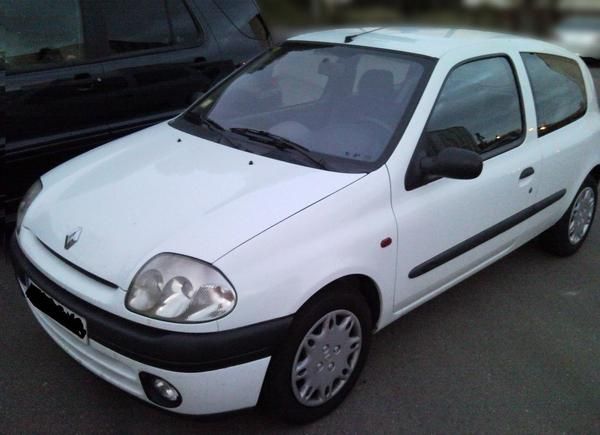 SE VENDE RENAULT CLIO 1.9 DTI ALIZE 2001