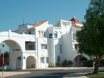 Sunny Holiday Apartment