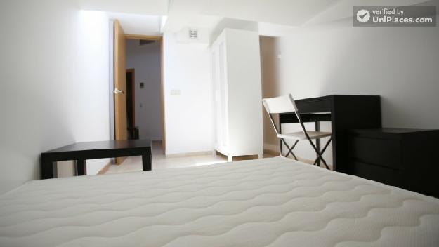 Rooms available - Cosy 5-bedroom apartment in the heart of Madrid