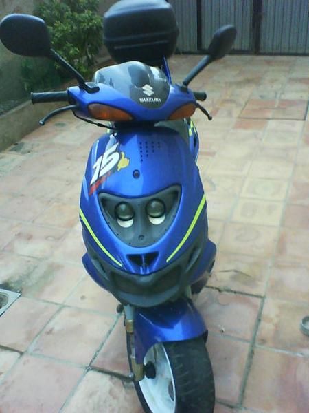 Se vende scooter  de 49 , Suzuki