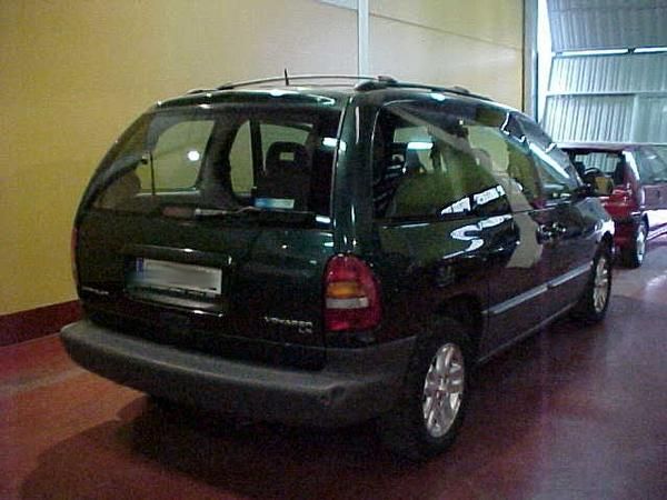 CHRYSLER VOYAGER LX 3.3i