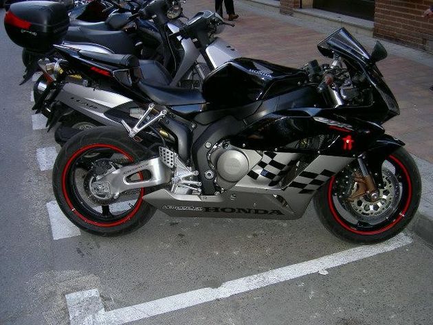 HONDA CBR 1000RR