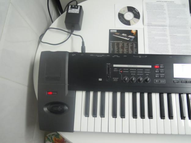 Vendo Workstation Korg TR-76