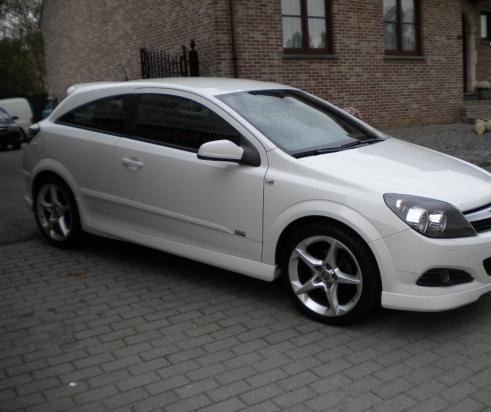 OPEL Astra GTC 2.0 T Cosmo 200cv