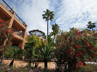 Apartamento con 5 dormitorios se vende en Marbella, Costa del Sol