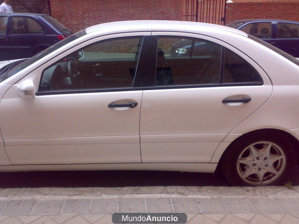 Vendo Mercedes 220 CDI