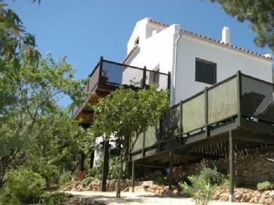 Chalet con 3 dormitorios se vende en Casares Costa, Costa del Sol